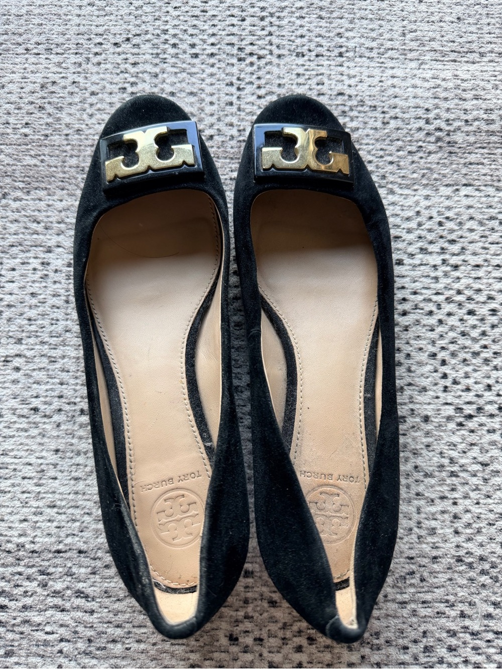 Tory Burch Gigi Suede Low Heel Pumps – Black